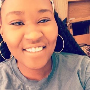 Meet your Posher, Becca